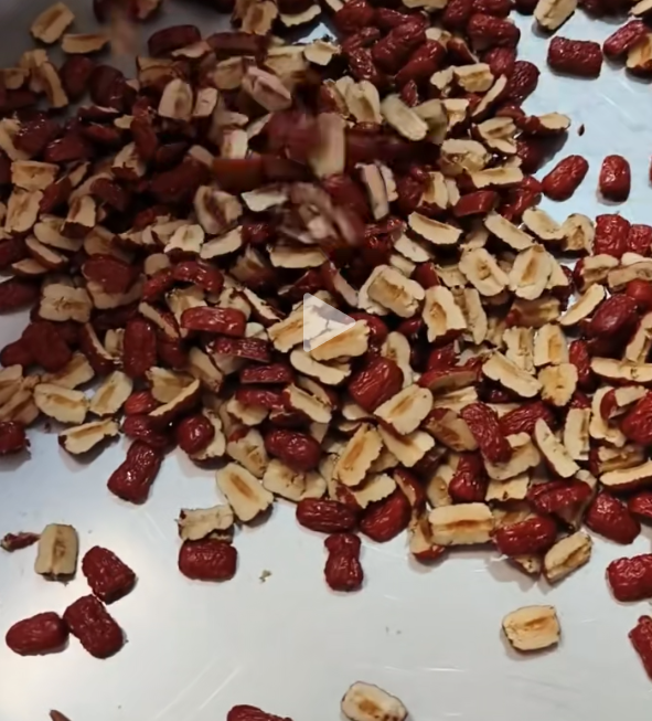Automatic Rotary Plate Small Jujube Segment Cutting Machine