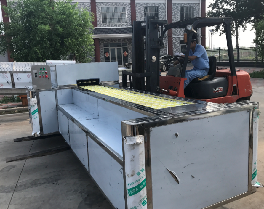 Track Type Semi-automatic Cassava CoringHalving Machine